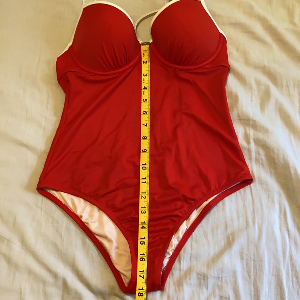 Red one piece - Picture 8 of 8